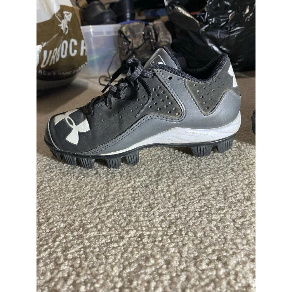 Under Armour Leadoff Low RM Jr Youth Baseball Cleats 1250082-001 Black White 1Y